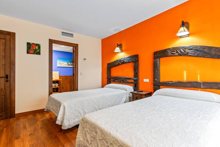 Casa rural para 4 personas, con jardín en Parque Nacional de Los Picos de Europa - 3