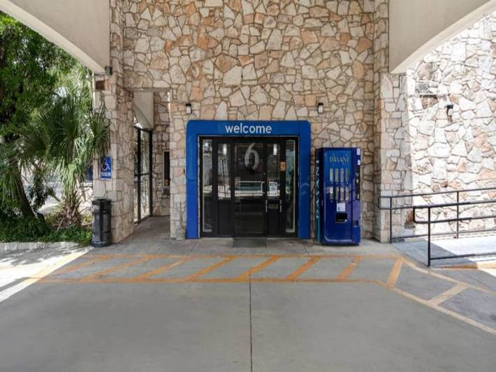 Apartamento entero, 1 cama king size | No fumadores, cocina in San Antonio, Condado de Bexar