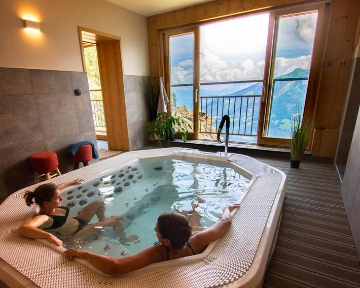 Hôtel pour 4 personnes, avec jardin ainsi que vue et sauna à Champéry