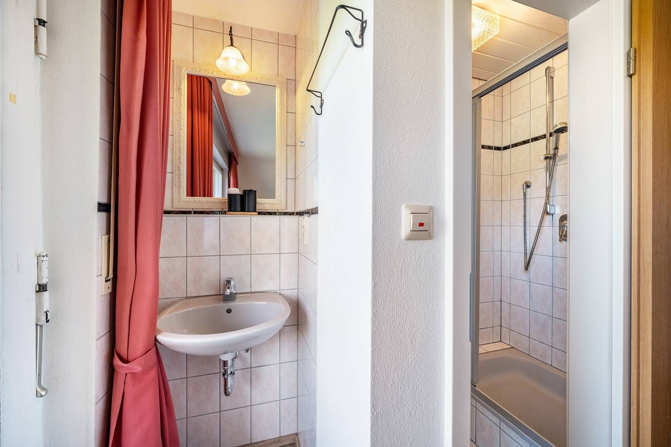 Café Pension Pfaus - 1 vakantiewoning (4 pers.), 3 tweepersoonskamers en 1 driepersoonskamer, foto 10