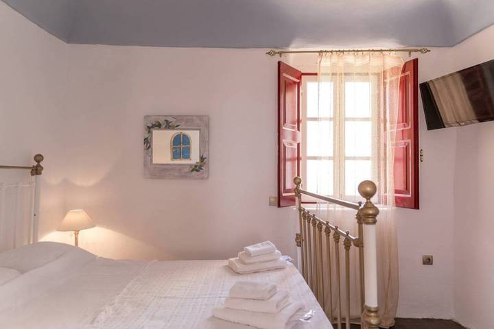 Villa pour 10 personnes, avec jardin ainsi que vue sur l’océan et terrasse à Oia - 4