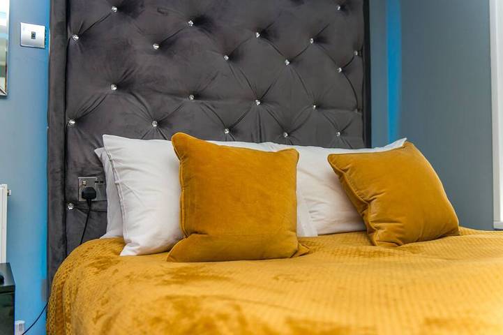 Ganze Wohnung, Studio-Apartment-Ensuite mit Dusche in Bradford, Westliches Yorkshire