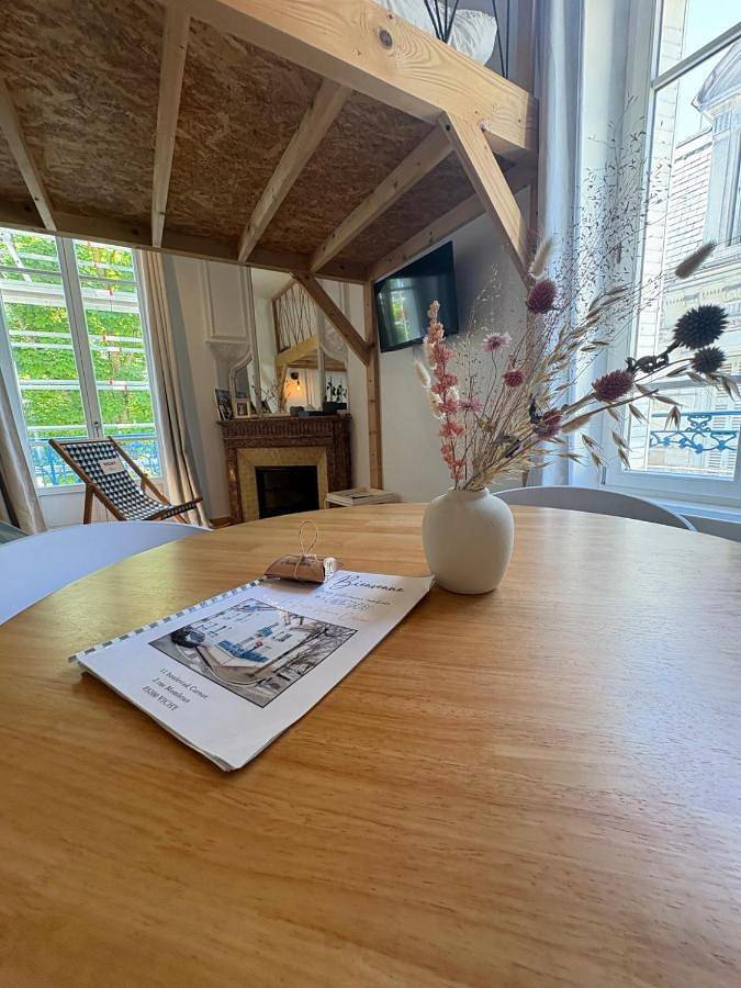 Gîte pour 4 personnes, avec balcon, animaux acceptés dans Centre Culturel Valery Larbaud Vichy - 2