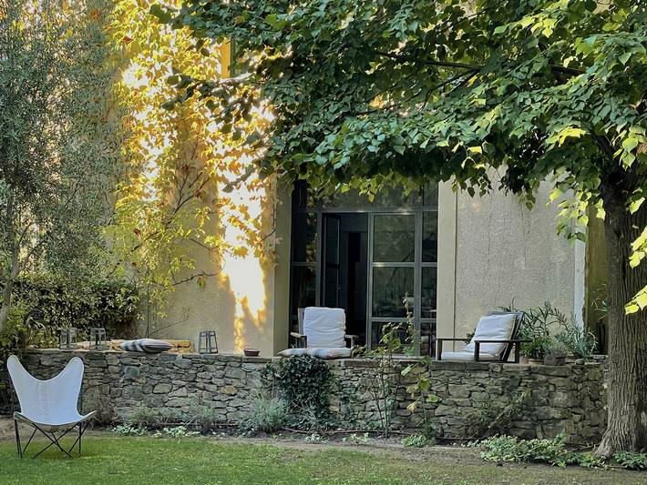 Gîte pour 4 personnes, avec Terrasse ainsi que Jardin et Piscine