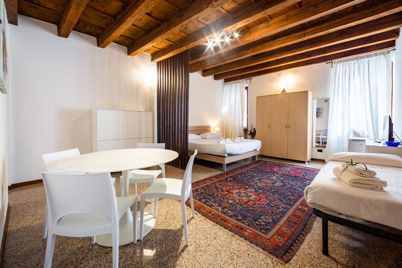 Geheel appartement, Vakantieappartement voor 3 personen in Centro Storico, Verona