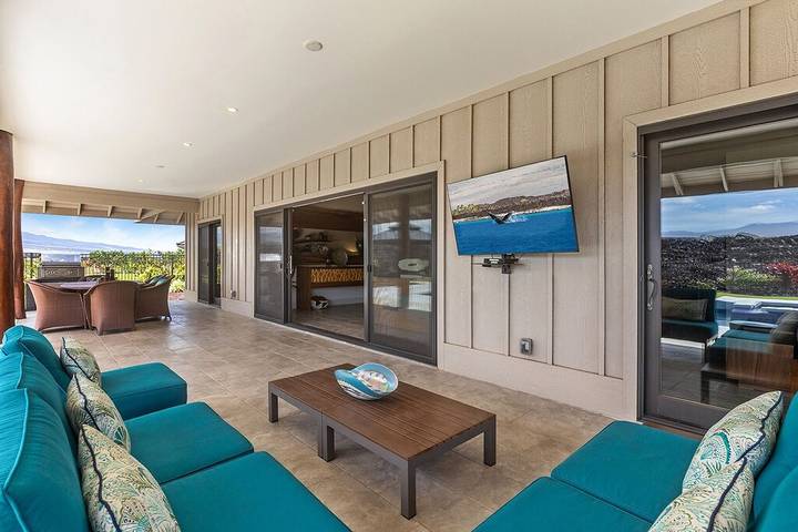 Vacation rental for 10 people, with yard and balcony in Waikoloa Village