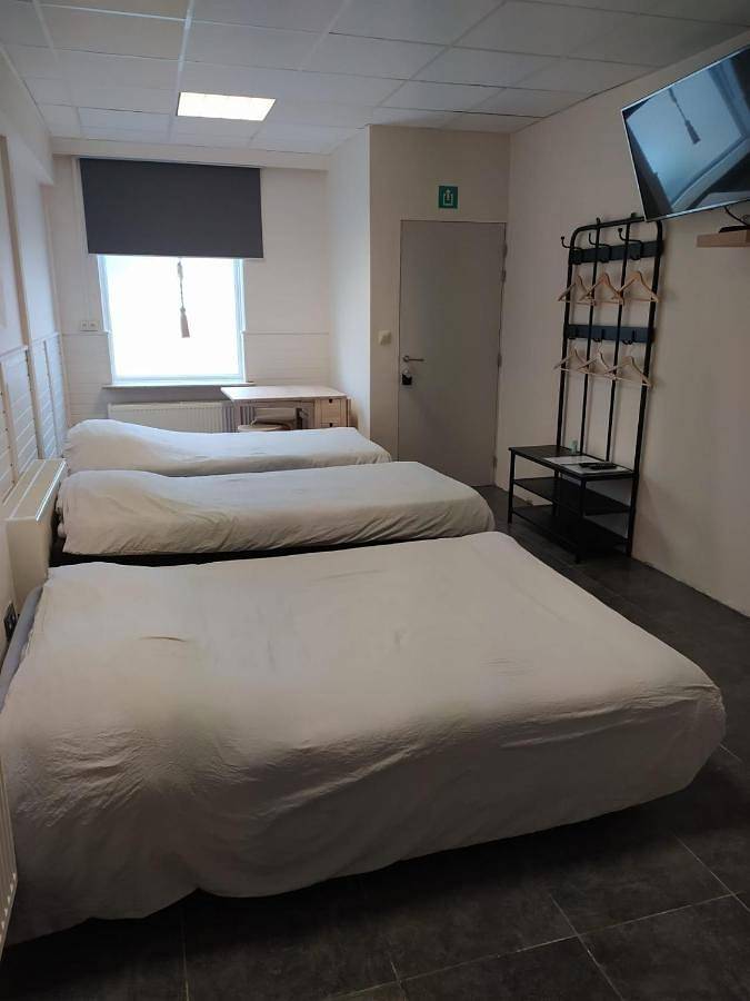 Quadruple Room with Private Bathroom in Lommel, Limbourg (Belgique)