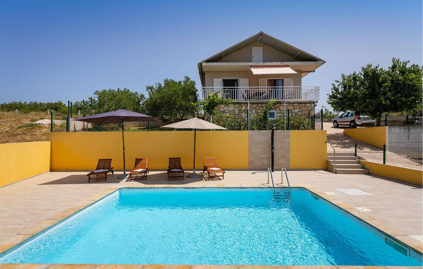 Ferienhaus für 4 Personen mit Pool in Poličnik, Zadar