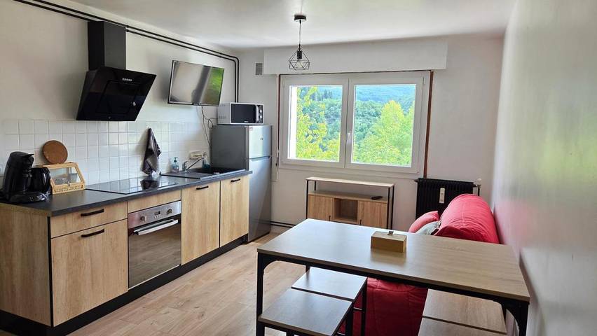 Gîte pour 4 personnes, avec Sauna et Vue dans Ponthoux