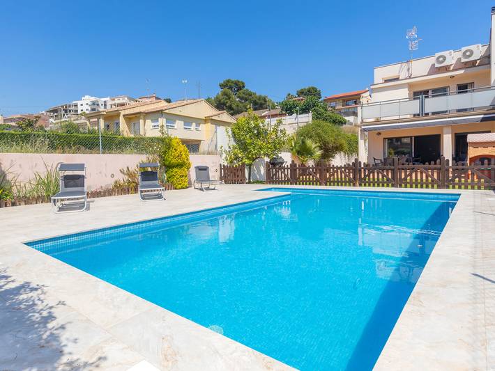 Holiday home for 7 people, with garden and balcony - 1