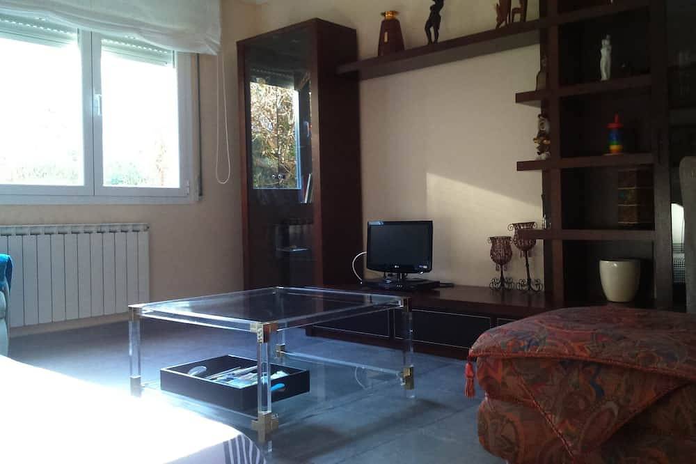 Completely renovated, modern and 2 min from the port and train station. in Bermeo, Urdaibai Biosphere Reserve