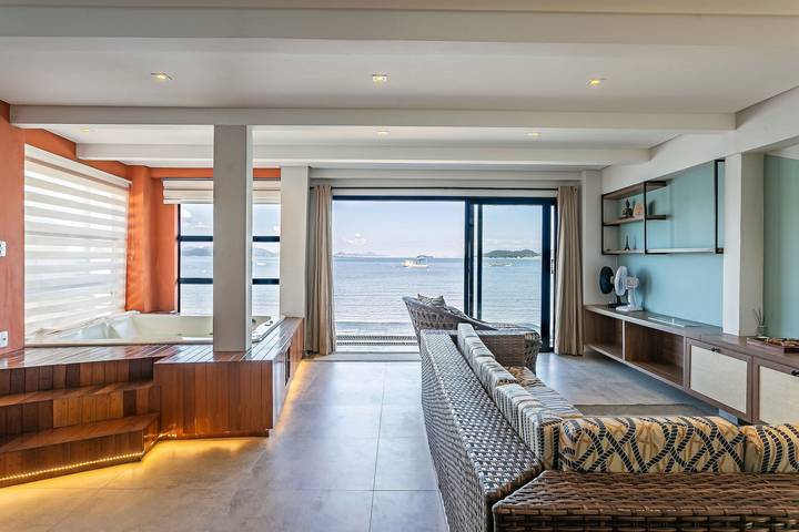 Casas e apartamentos de temporada para 16 pessoas, com balcão e jardim em Governador Celso Ramos