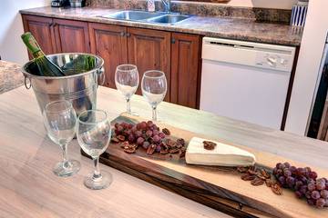 Chalet for 10 Guests in Labelle Québec, Quebec, Picture 1