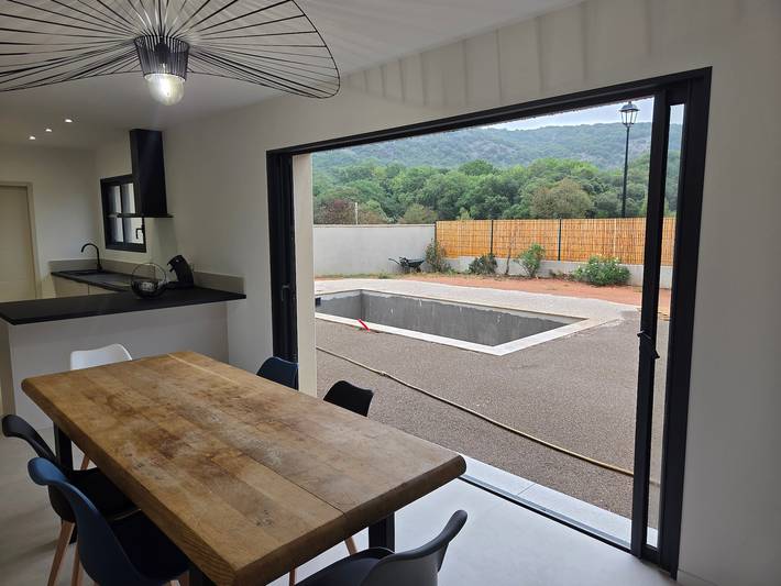 Maison de vacances 'La Villa De Jade' avec vue sur la montagne, Wi-Fi et climatisation in Murles, Côte méditerranéenne (France)