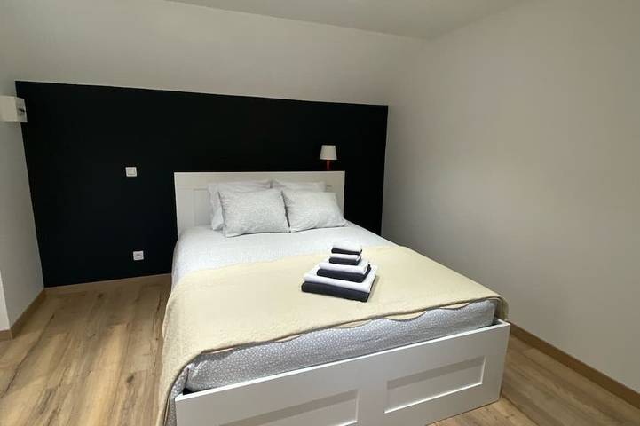 Gîte pour 6 personnes, avec jardin ainsi que piscine et terrasse à Romeries - 3