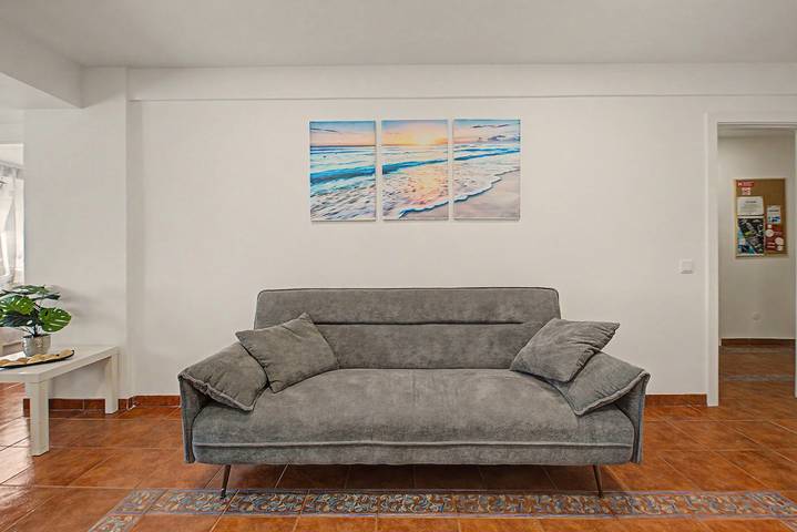 Entire apartment, Costa de Caparica Apartment, Portugal – 2 Bedrooms Near Beach and Center in Setúbal Peninsula