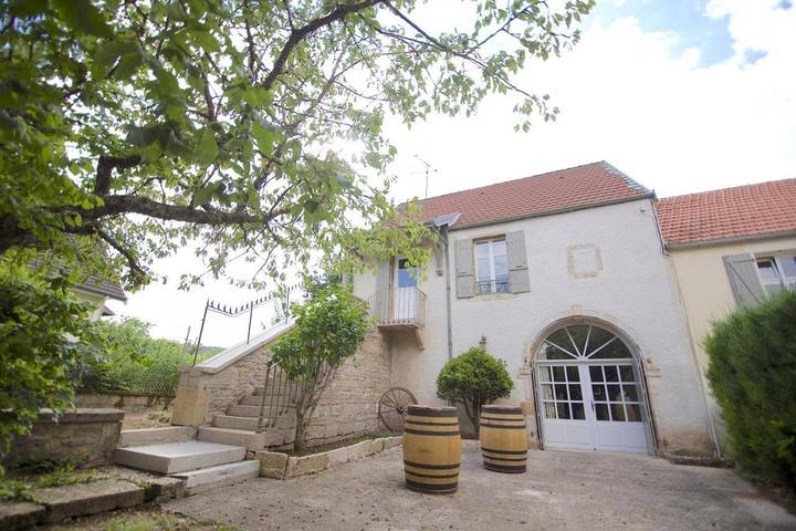 Location de vacances pour 12 personnes, avec terrasse et vue à Fixin