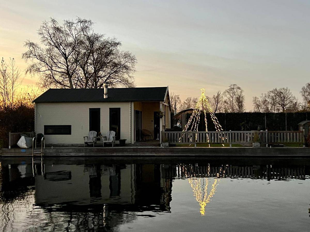 New - Private Cabin - on a lake near Amsterdam in Vinkeveen, Groene Hart