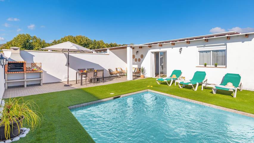 Chalet para 4 personas, con Balcón/Terraza y Piscina en Nerja