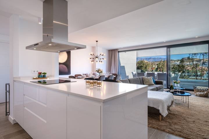 Entire apartment, Holiday Apartment Navigolf 470 with Mountain View, Pool, Terrace & Wi-Fi in La Cala de Mijas, Mijas
