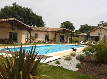 Gîte pour 2 personnes, avec jardin et jacuzzi ainsi que piscine et sauna à La Réunion (Lot-et-Garonne)