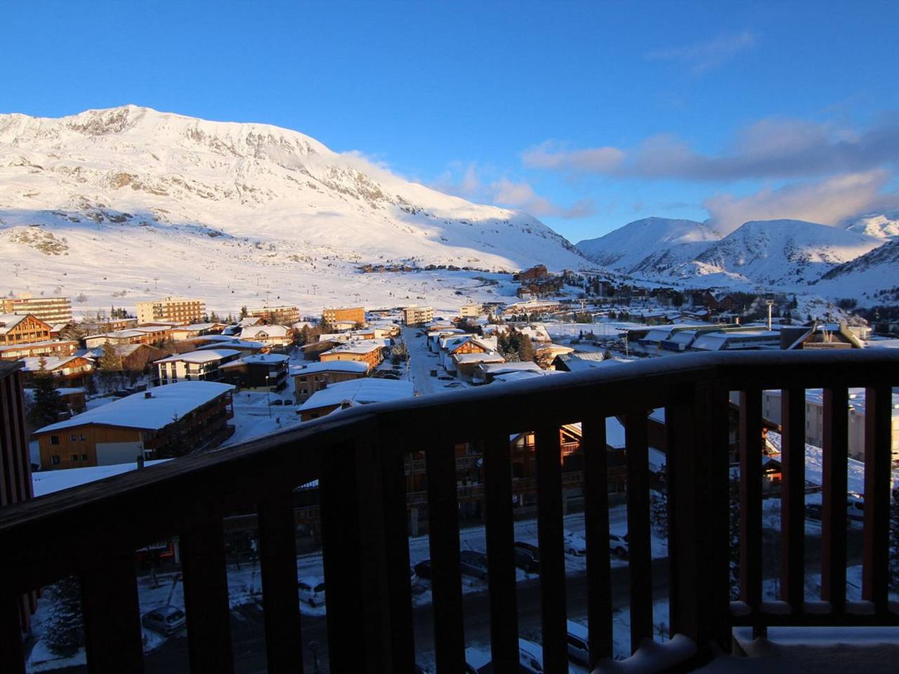 Appartement entier, Appartement 3 pièces, 6 pers, 45m² - Couv.piscines, prox.pistes et écoles ski, parking, balcon, Wifi in Huez, Parc national des Écrins