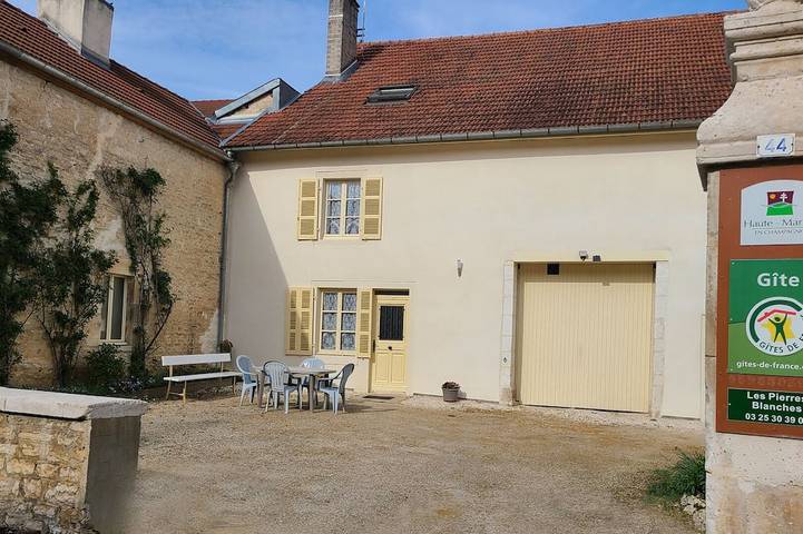 Location de vacances pour 9 personnes dans Aubepierre-sur-Aube