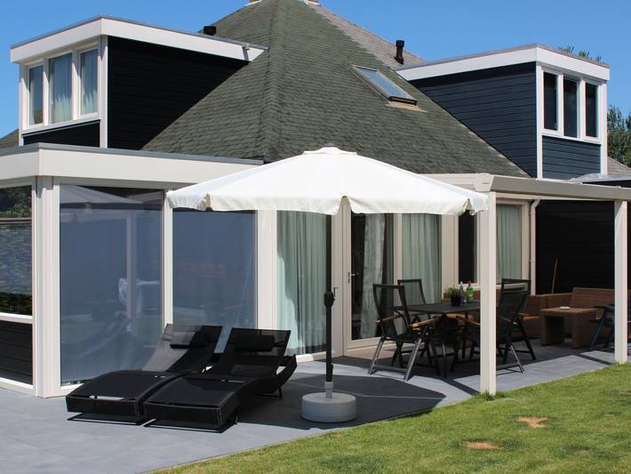 Ferienhaus für 6 Personen, mit Sauna und Pool sowie Garten, mit Haustier