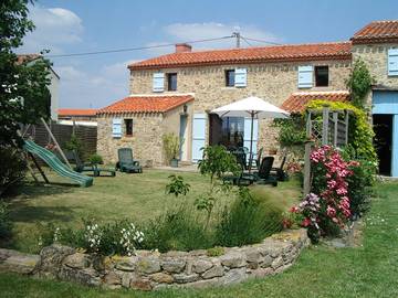 Gîte pour 5 personnes, avec jacuzzi et jardin ainsi que piscine et terrasse en Vendée