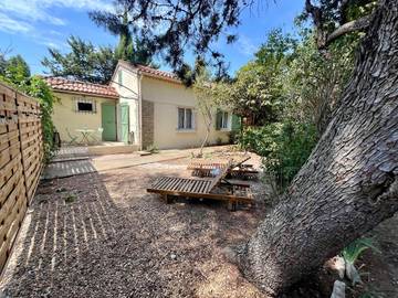 Gîte pour 4 personnes, avec terrasse et jardin, animaux acceptés à Châteaurenard