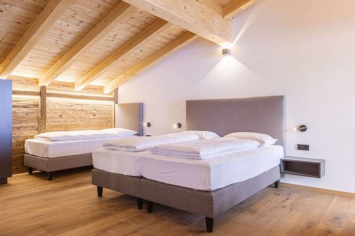Ganze Wohnung, Üppige Ferienwohnung in Tirol mit Sauna in Lechtaler Alpen, Lermoos