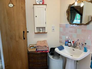 Chalet pour 4 Personnes dans Saint-Cyr-les-Champagnes, Périgord Vert, Photo 4