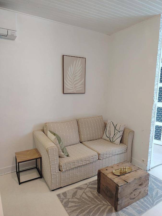 Appartement entier, À louer Charmant T2 en rez-de-chaussée à Châteaumeillant in Châteaumeillant, Saint-Amand-Montrond