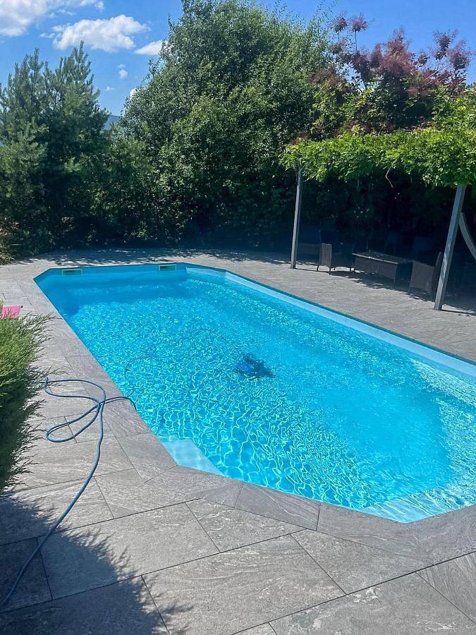 Location de vacances pour 6 personnes, avec piscine ainsi que vue et jardin à La Vancelle - 4