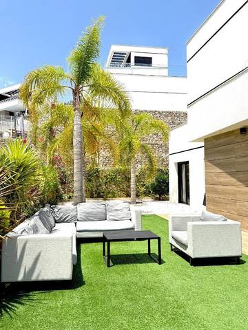 Casa rural para 8 personas, con piscina y jacuzzi además de jardín y balcón en Finestrat