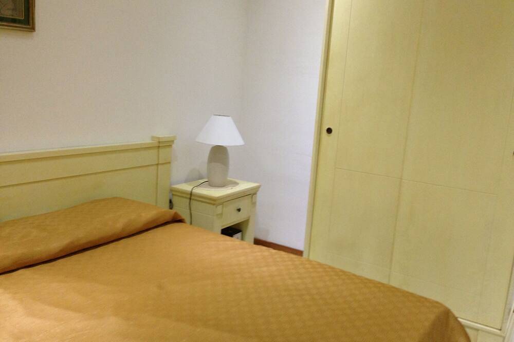 Entire apartment, Torregrande free since Aug. 15 in Torregrande, Oristano