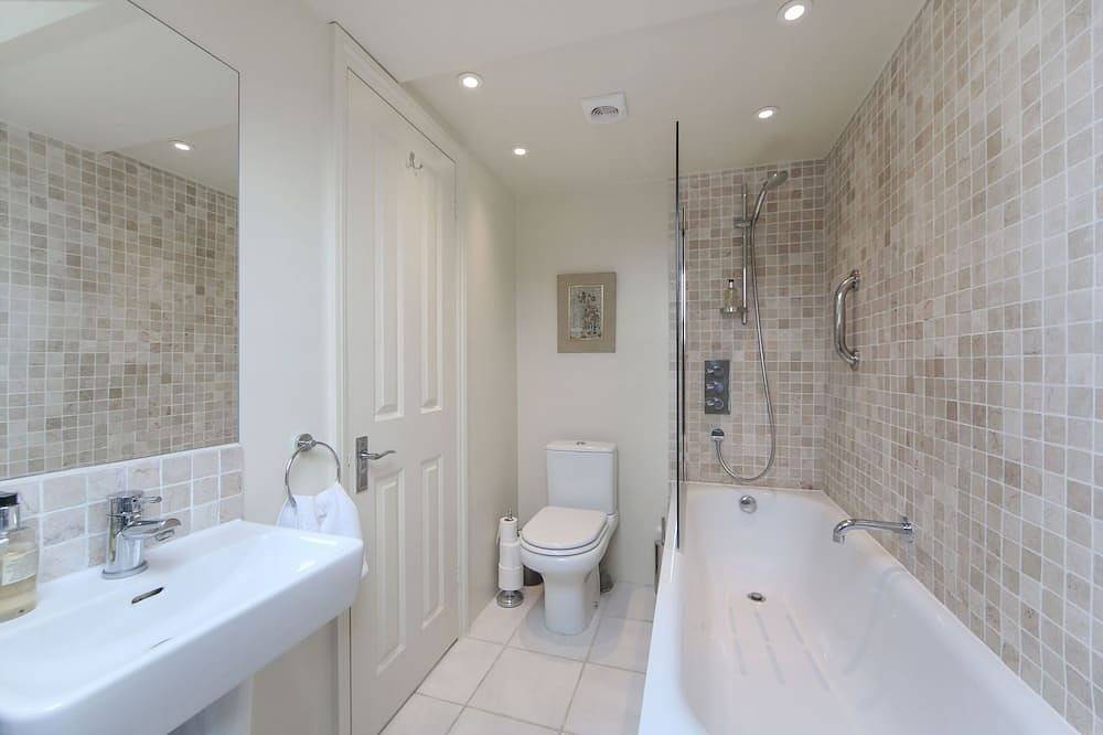 Chambre double confortable avec salle de bains, salon et terrasse sur le toit in Borough londonien de Hammersmith et Fulham, Londres