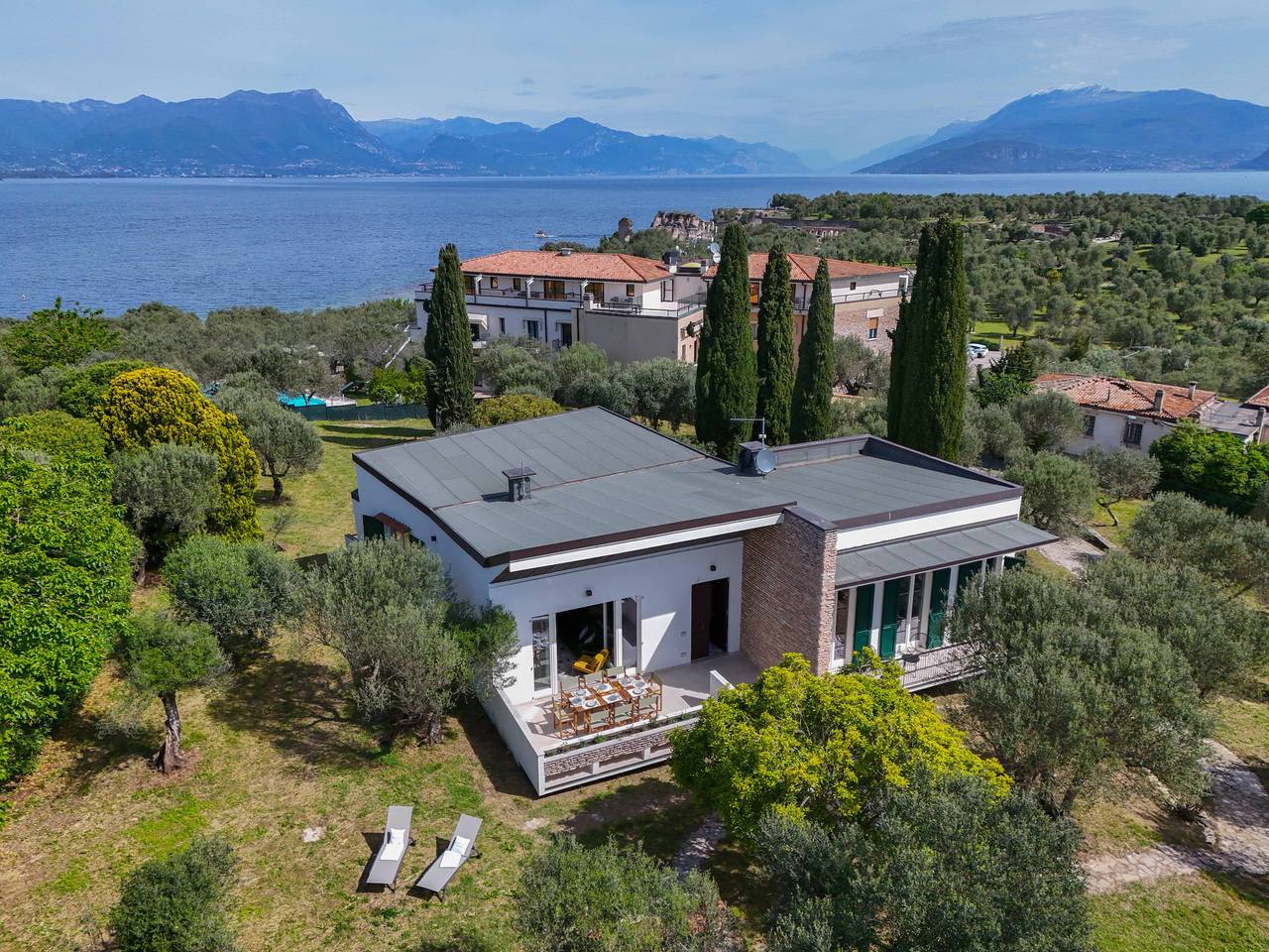 Mgh - Villa Sirmione in Lido delle Bionde (Sirmione), Sirmione