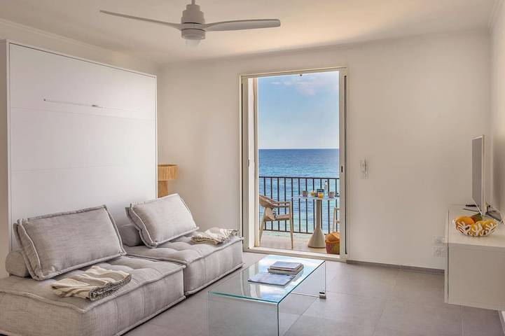 Apartamento entero, U Mare in Casa – Studio vue mer avec accès direct au littoral à Erbalunga in Erbalunga, Brando