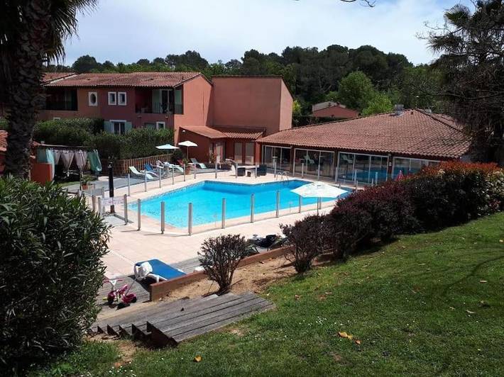 Appartement de vacances pour 3 personnes, avec vue ainsi que terrasse et piscine