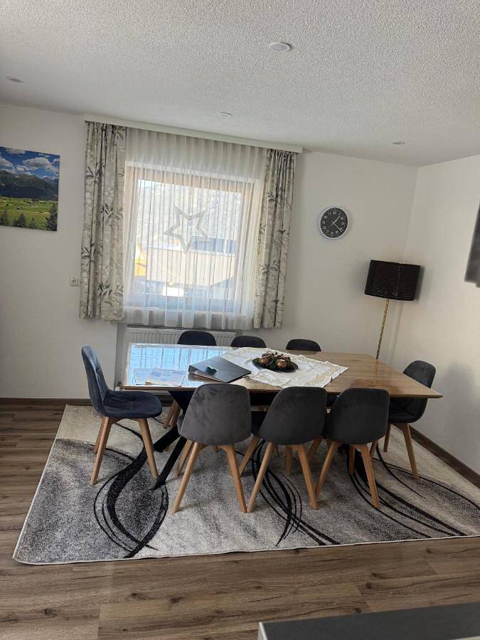 Vakantiehuis voor 9 personen, met balkon en uitzicht in Ladis