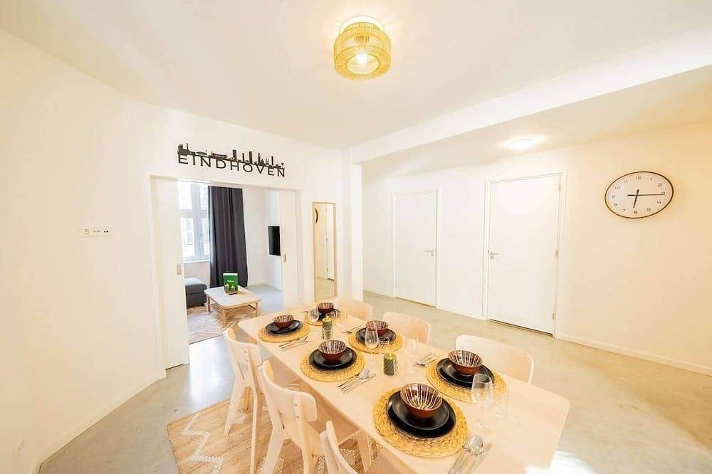 Entire apartment, Urban Luxe 70m2 Three-Bedroom Apartment Gb-62 in Eindhoven, North Brabant