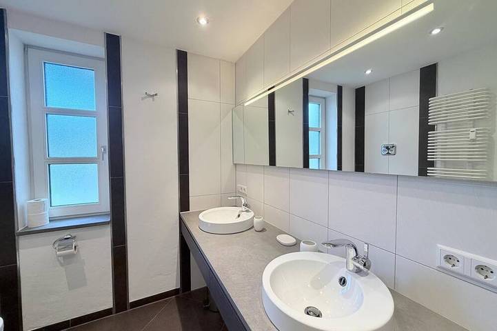 Ganze Wohnung, Seegarten Apartment 4 mit Sauna, Indoor-Pool und Terrasse am Bodensee in Hagnau am Bodensee, Region Bodensee-Oberschwaben