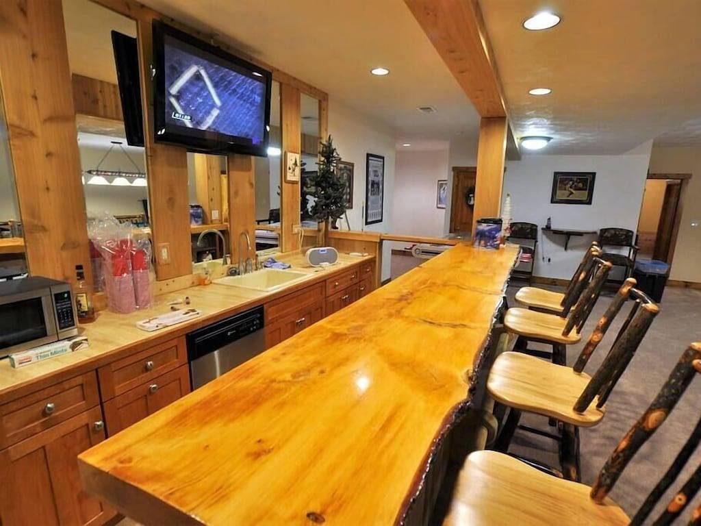 Majestic Mountain Manor bei 7 Springs - 7.700 Sq. Ft! 6Br 6Ba (für bis zu 30 Personen) in Seven Springs, Pennsylvania