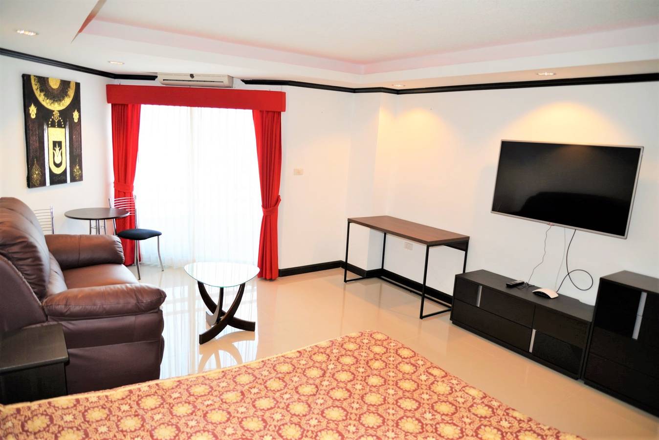 Gehele studio, High floor apartment at Angket in Pattaya, Changwat Chonburi