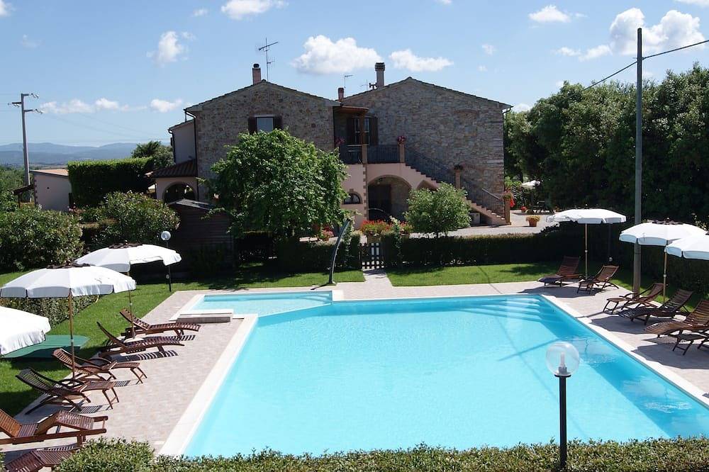 6 Holiday Ribocchi: Depandance Corte Con cercado privado in Campiglia Marittima, Costa Etrusca