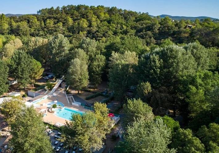Camping pour 4 personnes, avec Jacuzzi et Piscine