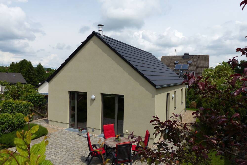 Freistehendes Ferienhaus in der Eifel, allergikerfreundliche Holzbauweise. in Dahlem, Rureifel (Nordrhein-westfalen)