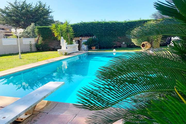 Villa pour 8 personnes, avec terrasse et jardin à Sanary-sur-Mer