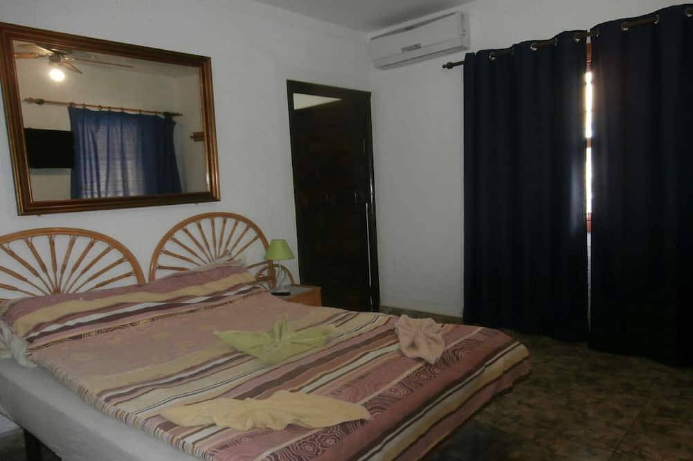 Charming villa with large private swimming pool, away from the busy beach areas in Mojácar, Cordillera Penibética